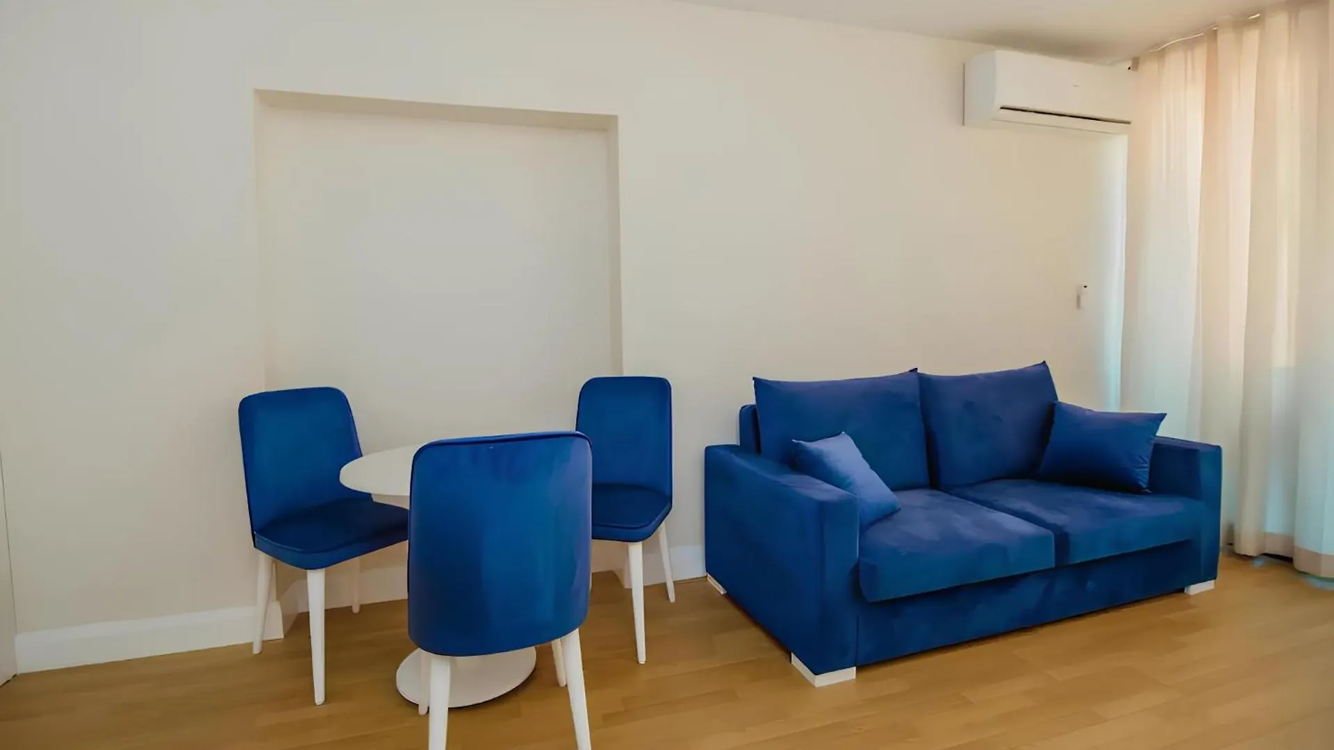Panorama Sea View Suites באטומי דירה