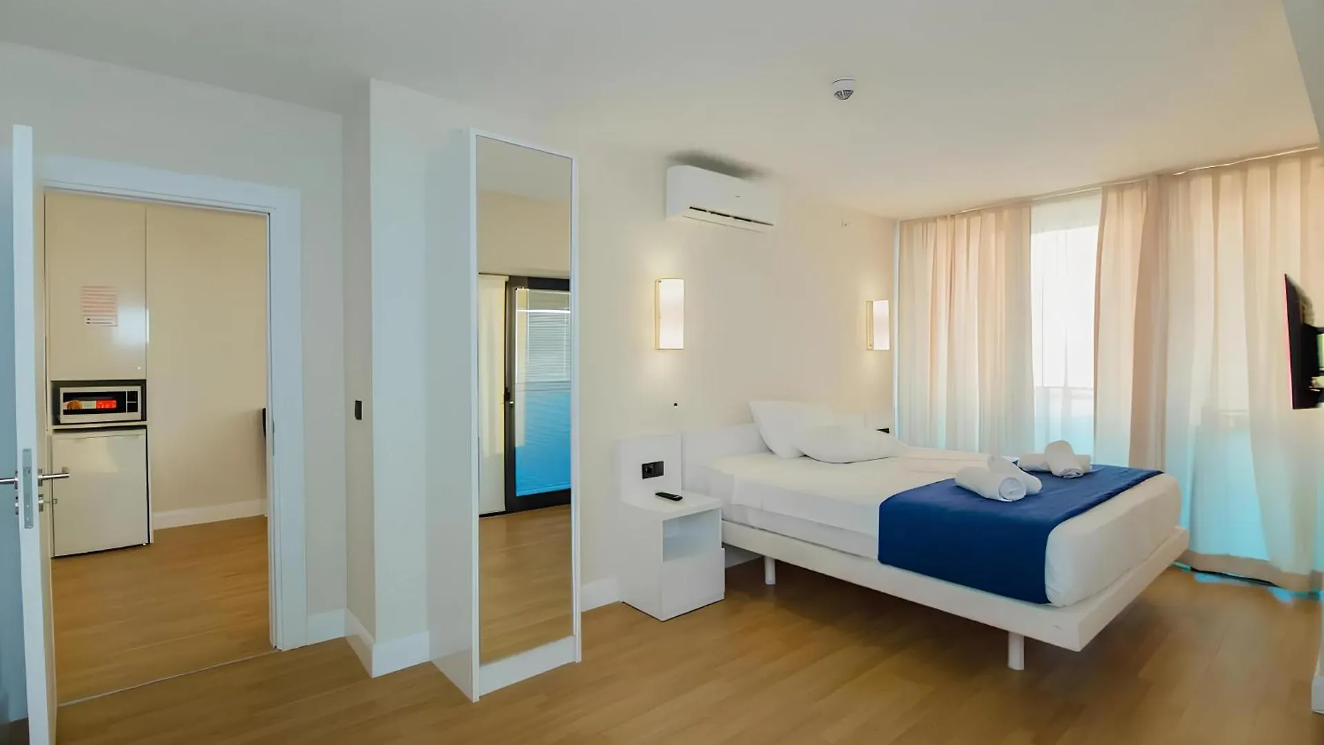דירה Panorama Sea View Suites באטומי גאורגיה