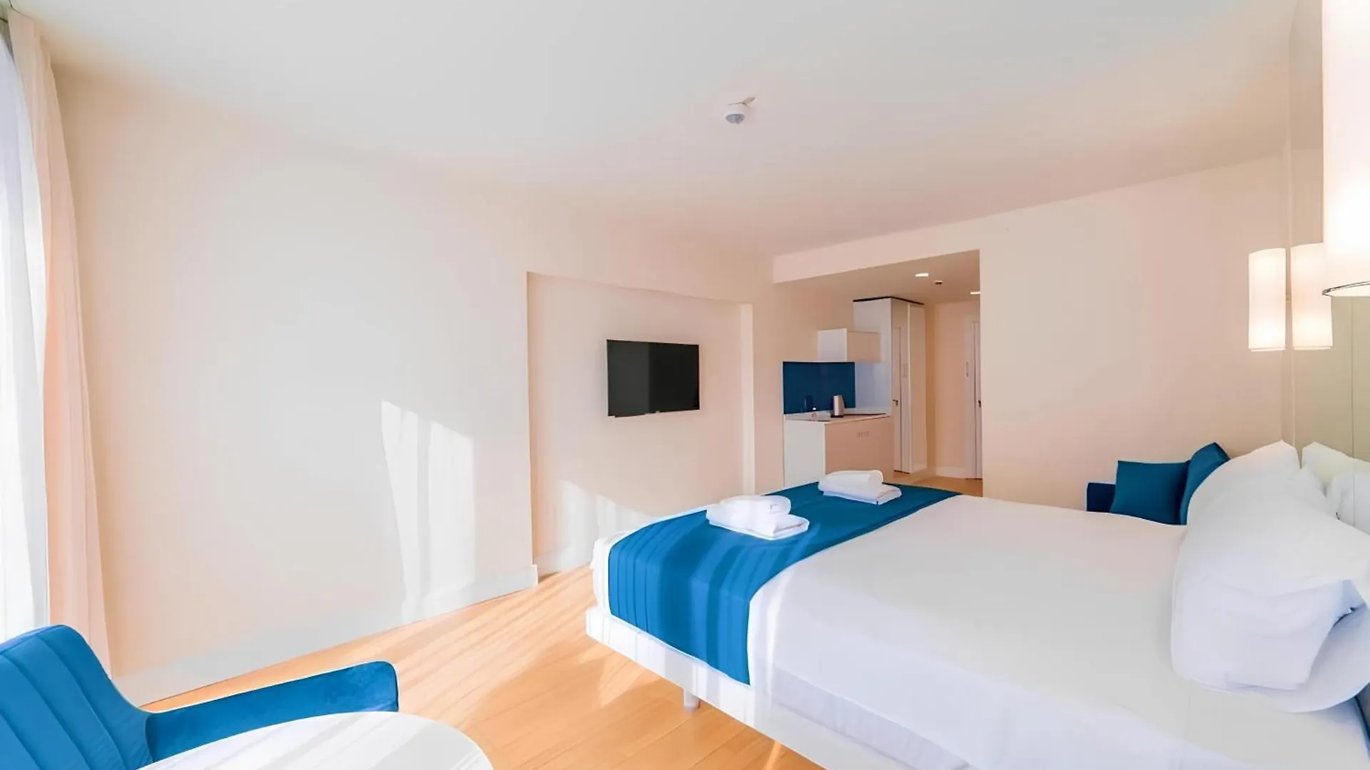 Panorama Sea View Suites באטומי גאורגיה