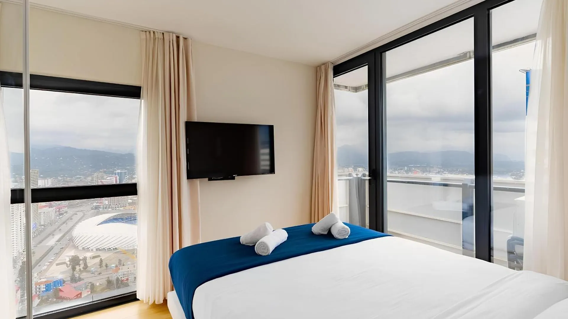 דירה Panorama Sea View Suites באטומי