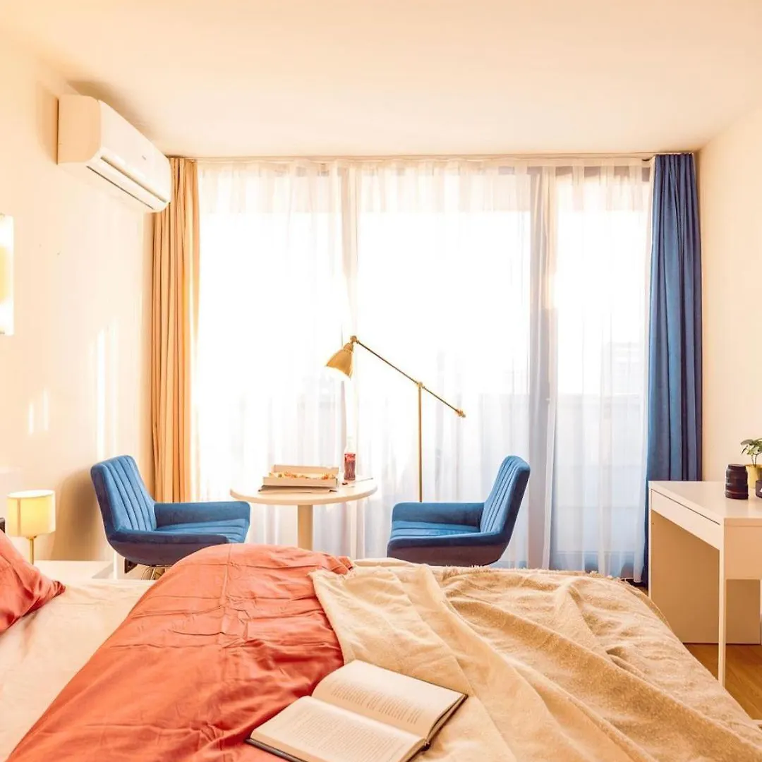 Panorama Sea View Suites באטומי